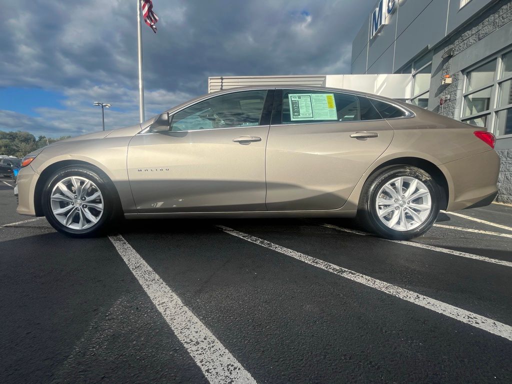 2022 Chevrolet Malibu 1LT photo 3