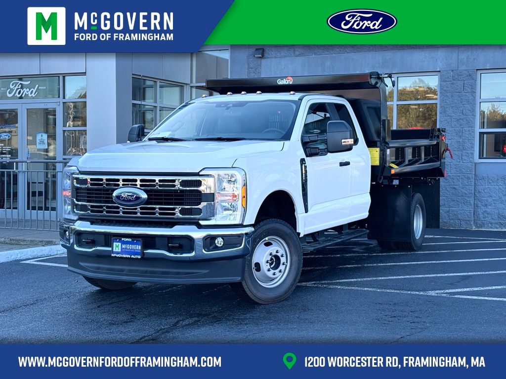 2025 Ford F-350 Super Duty Chassis Cab XL's photo