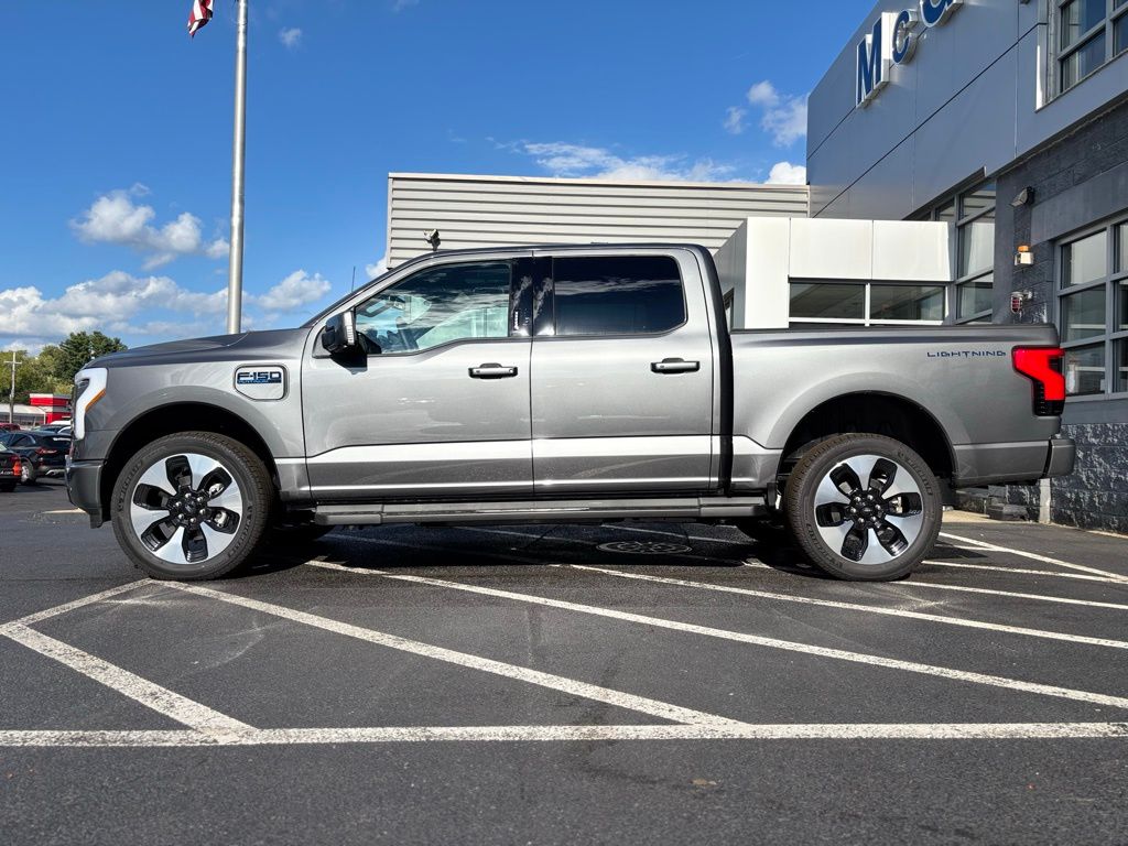 2025 Ford F-150 Lightning Platinum photo 2