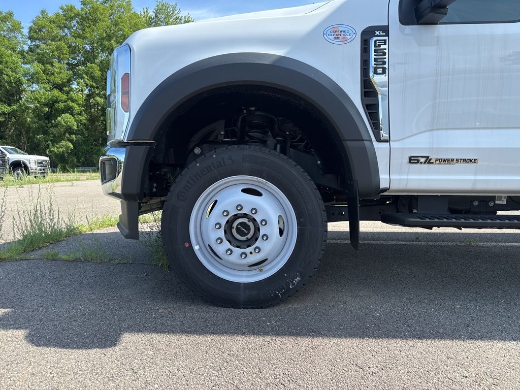 2024 Ford F-550 photo 3