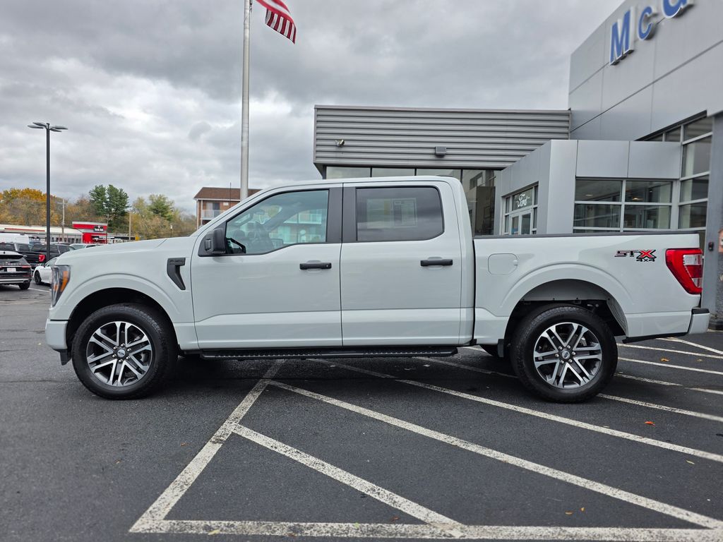 2023 Ford F-150 XL photo 2