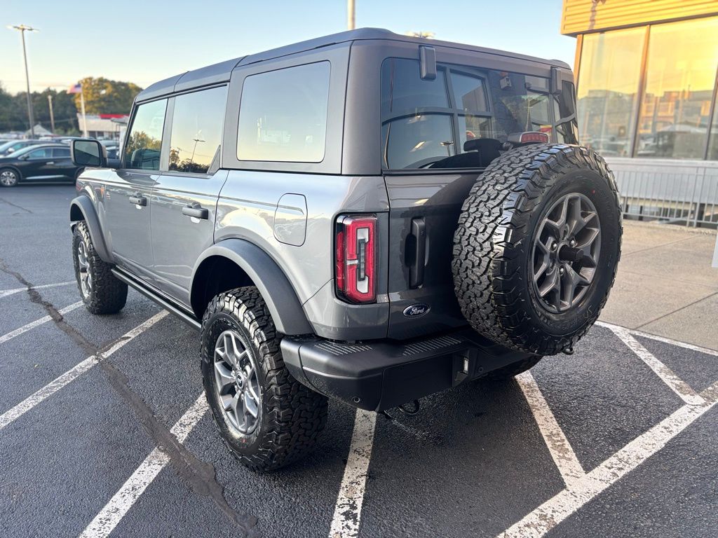 2025 Ford Bronco Badlands photo 4