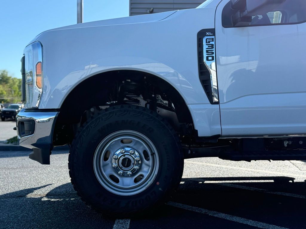 2025 Ford F-350 XL photo 3