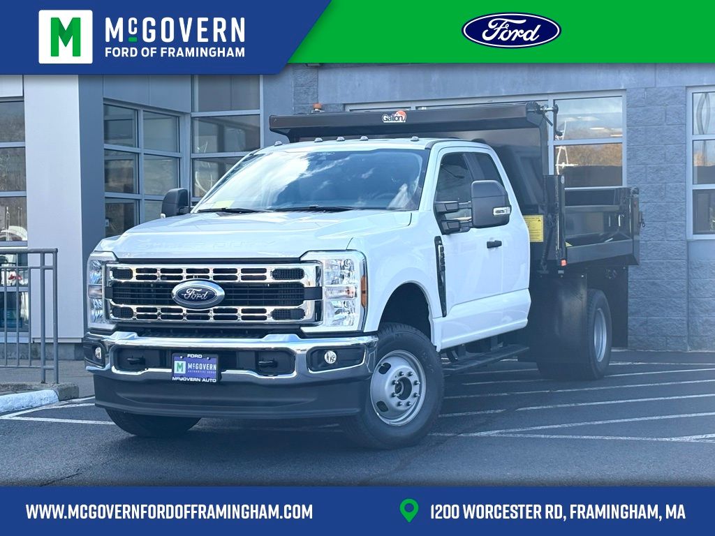 2025 Ford F-350 Super Duty Chassis Cab XL's photo