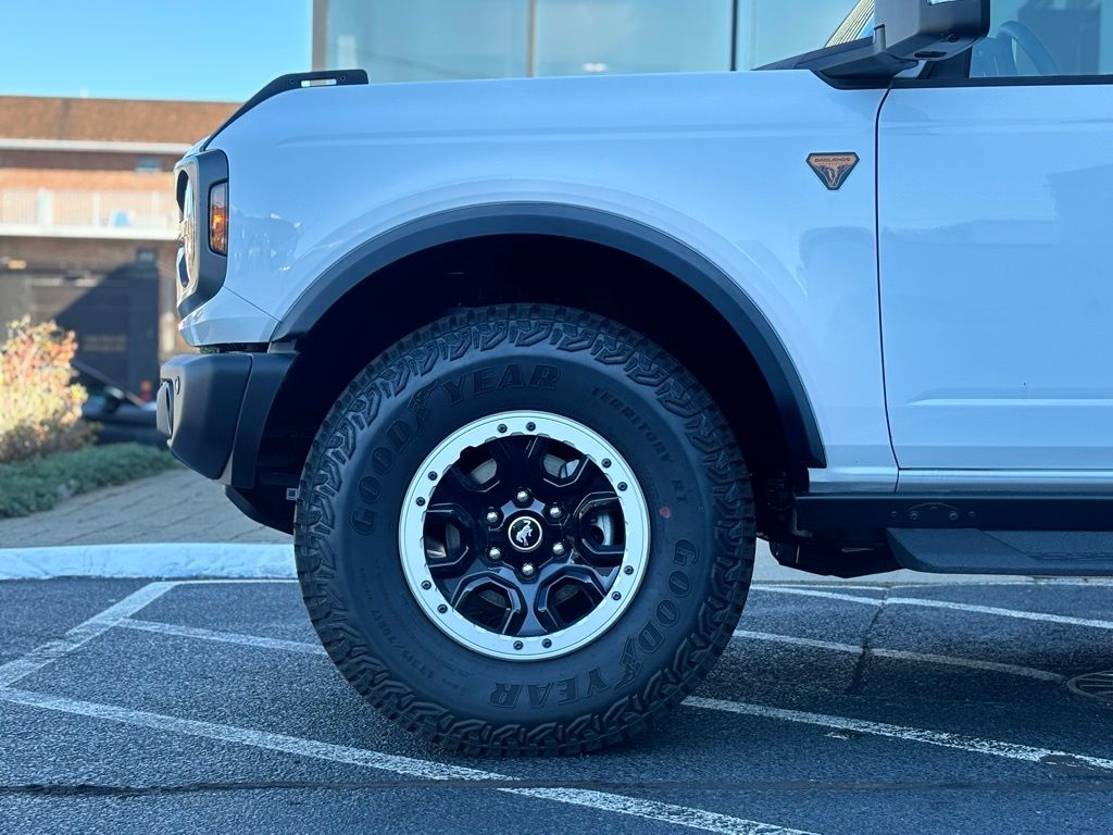2025 Ford Bronco Badlands photo 3