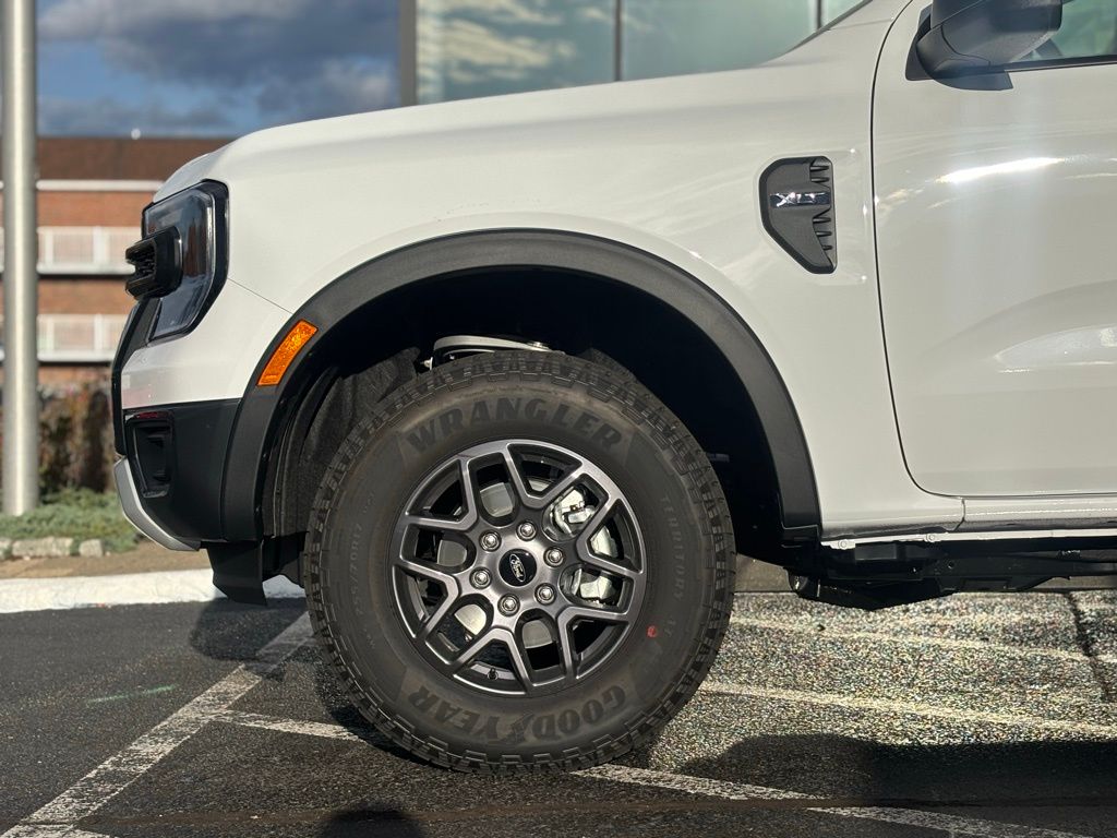 2025 Ford Ranger XLT photo 2