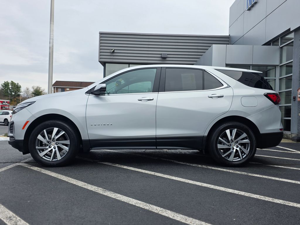 2022 Chevrolet Equinox LT photo 4