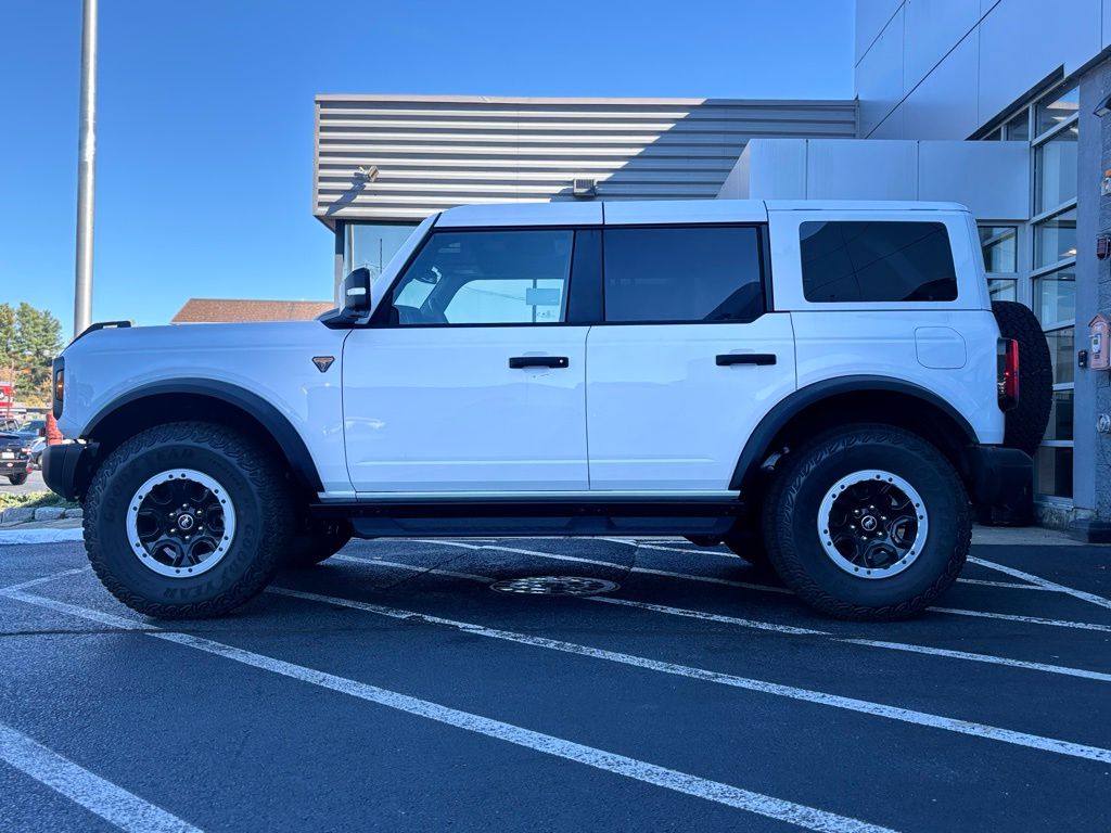 2025 Ford Bronco Badlands photo 2