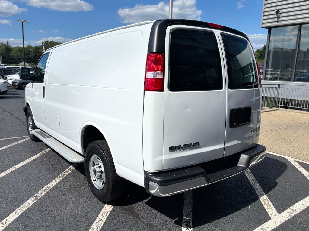 2023 Gmc Savana 2500 Cargo photo 3