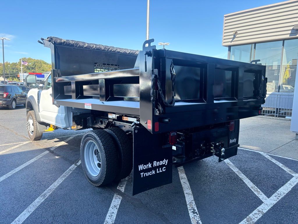 2025 Ford F-550 photo 2
