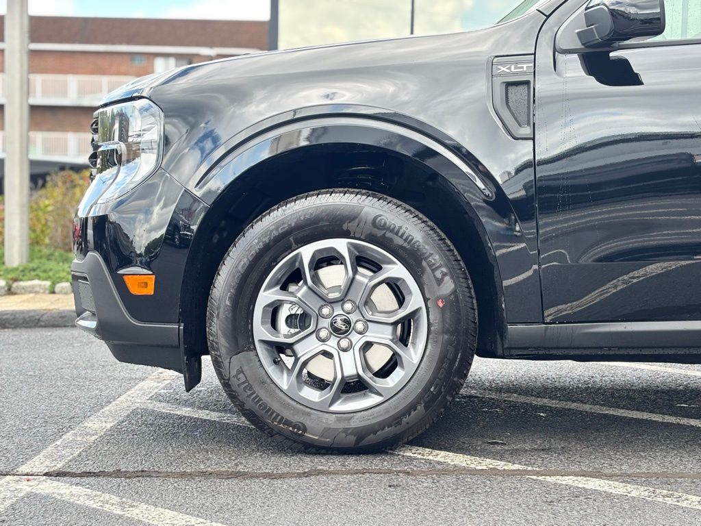 2025 Ford Maverick XLT photo 2