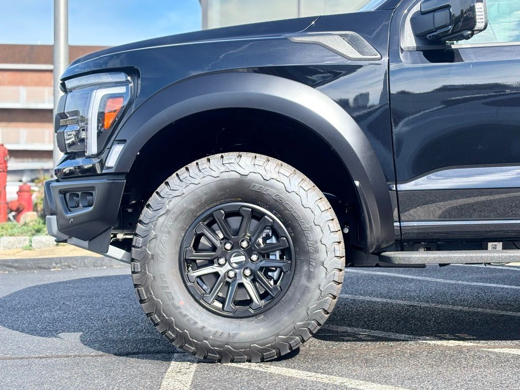 2025 Ford F-150 Raptor photo 3