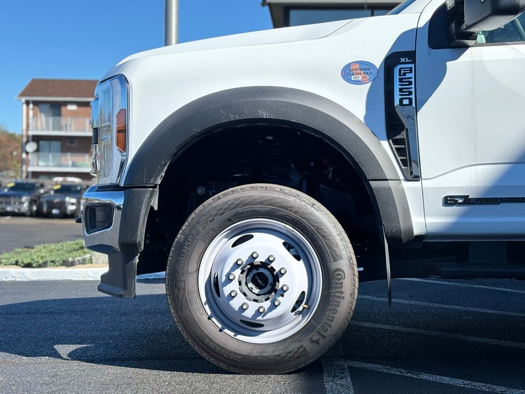 2025 Ford F-550 XL photo 2