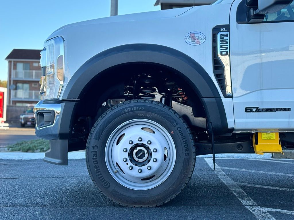 2025 Ford F-550 XL photo 2