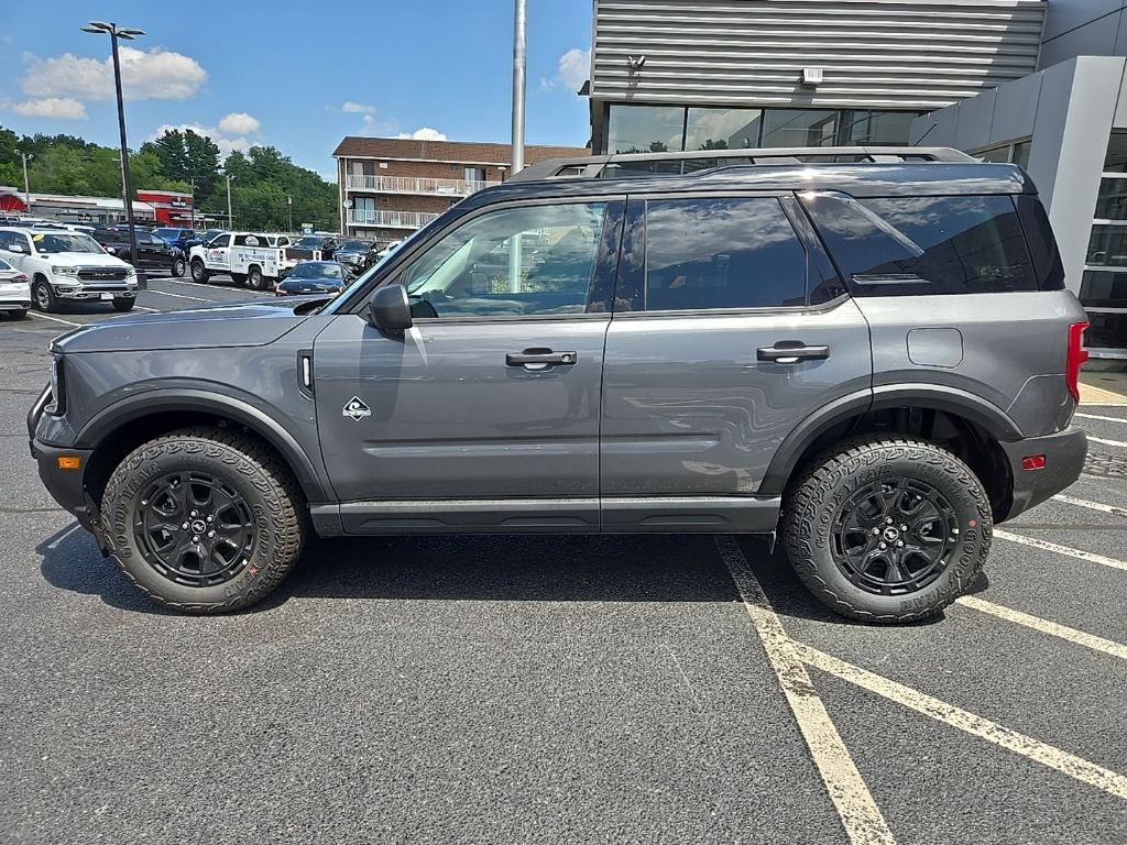 2025 Ford Bronco Sport Outer Banks photo 2