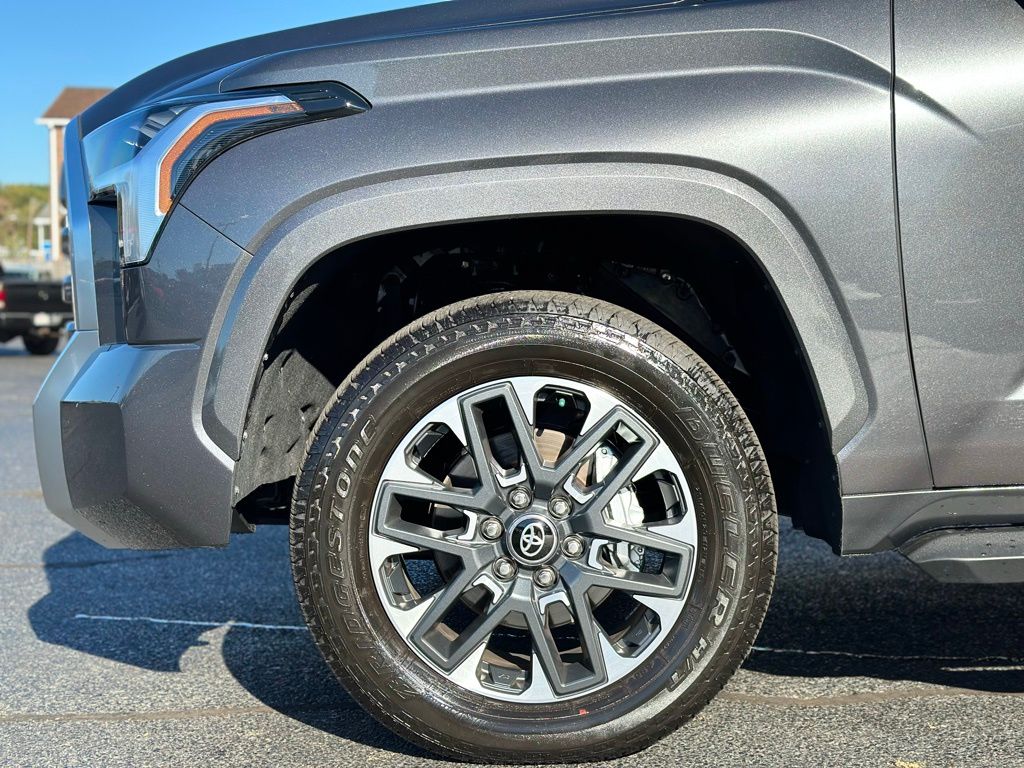2025 Toyota Tundra Limited photo 2