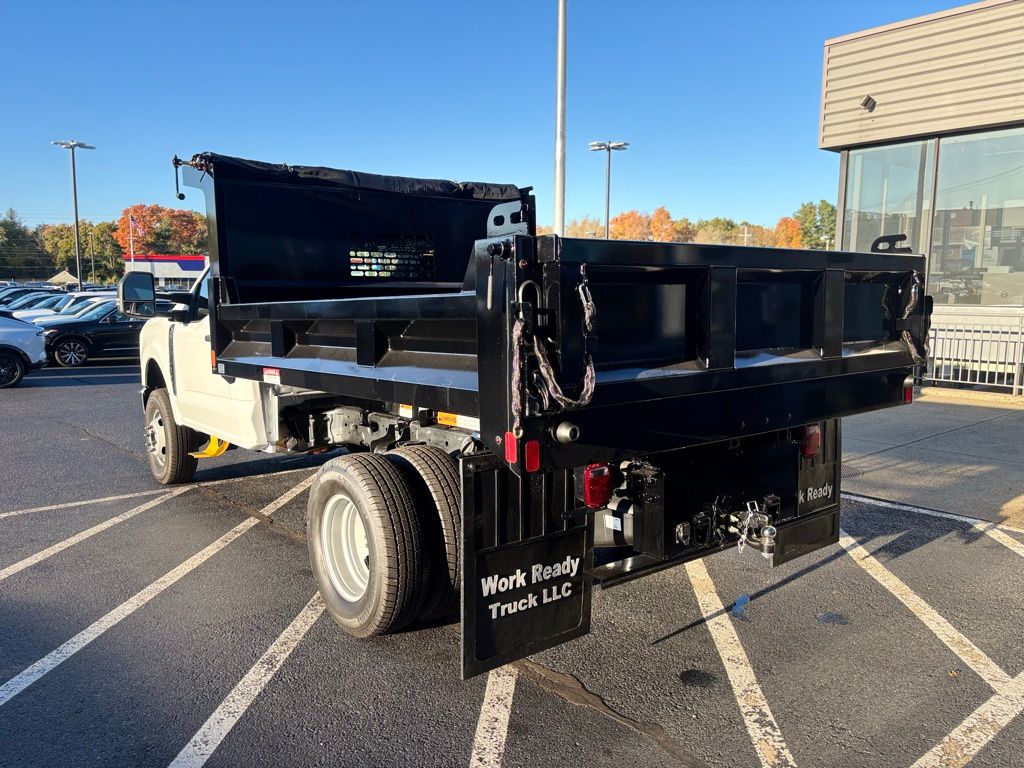 2026 Ford F-350 photo 3