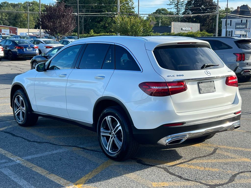 2019 Mercedes Benz GLC 300 photo 3