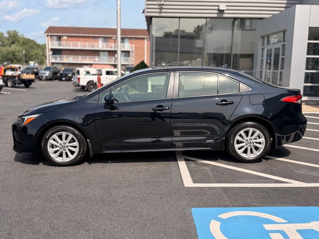 Used 2025 Toyota Corolla Hybrid LE Sedan