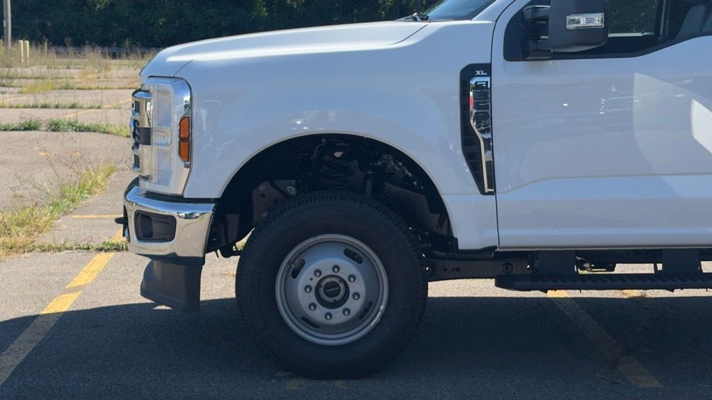 New 2026 Ford F-350SD Super Cab Chassis XL Truck Super Cab