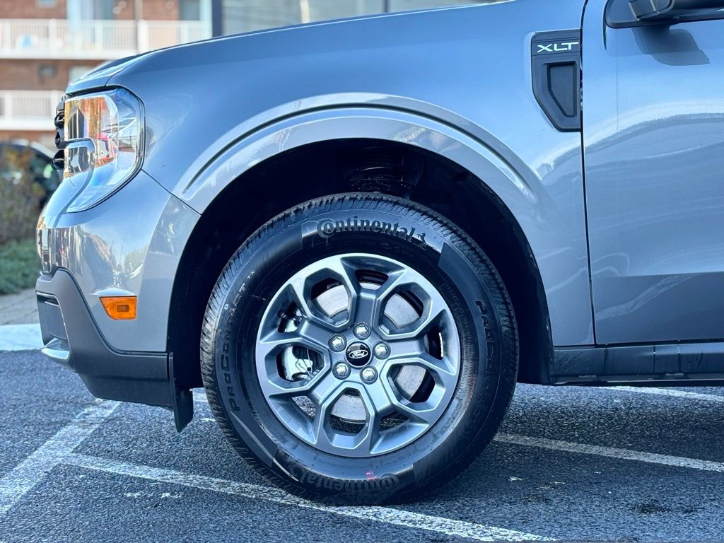 2025 Ford Maverick XLT photo 2