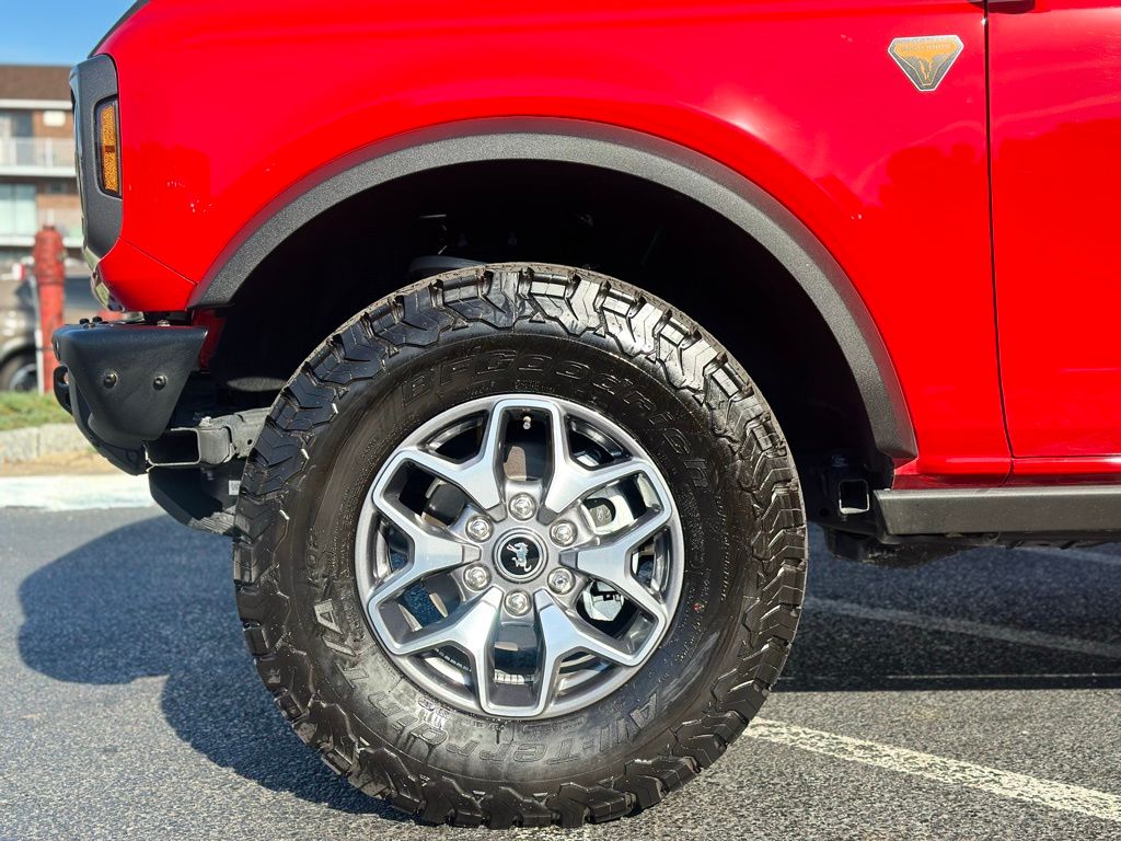 2024 Ford Bronco Badlands photo 2