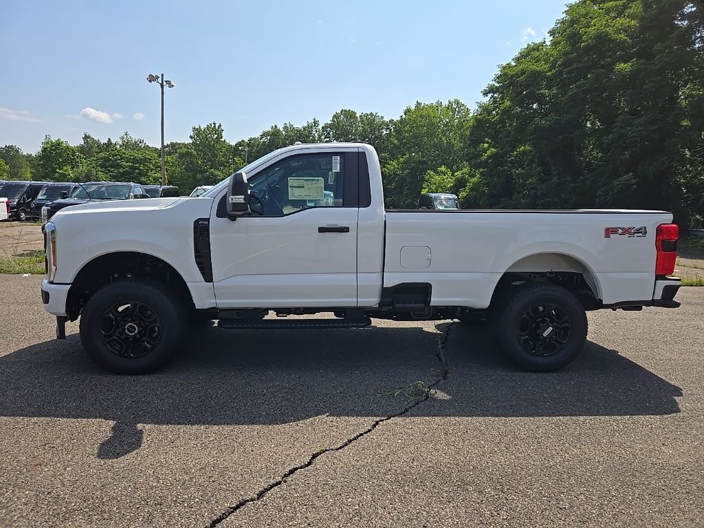 2025 Ford F-350 XL photo 2