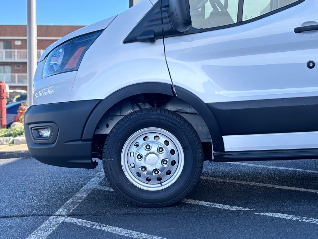 2025 Ford Transit photo 3