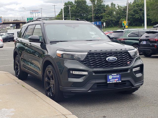 2022 Ford Explorer ST photo 3