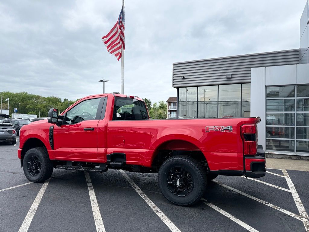 2025 Ford F-350 XL photo 4