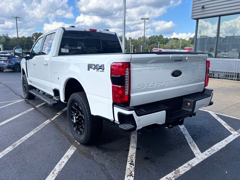 2025 Ford F-250 photo 3