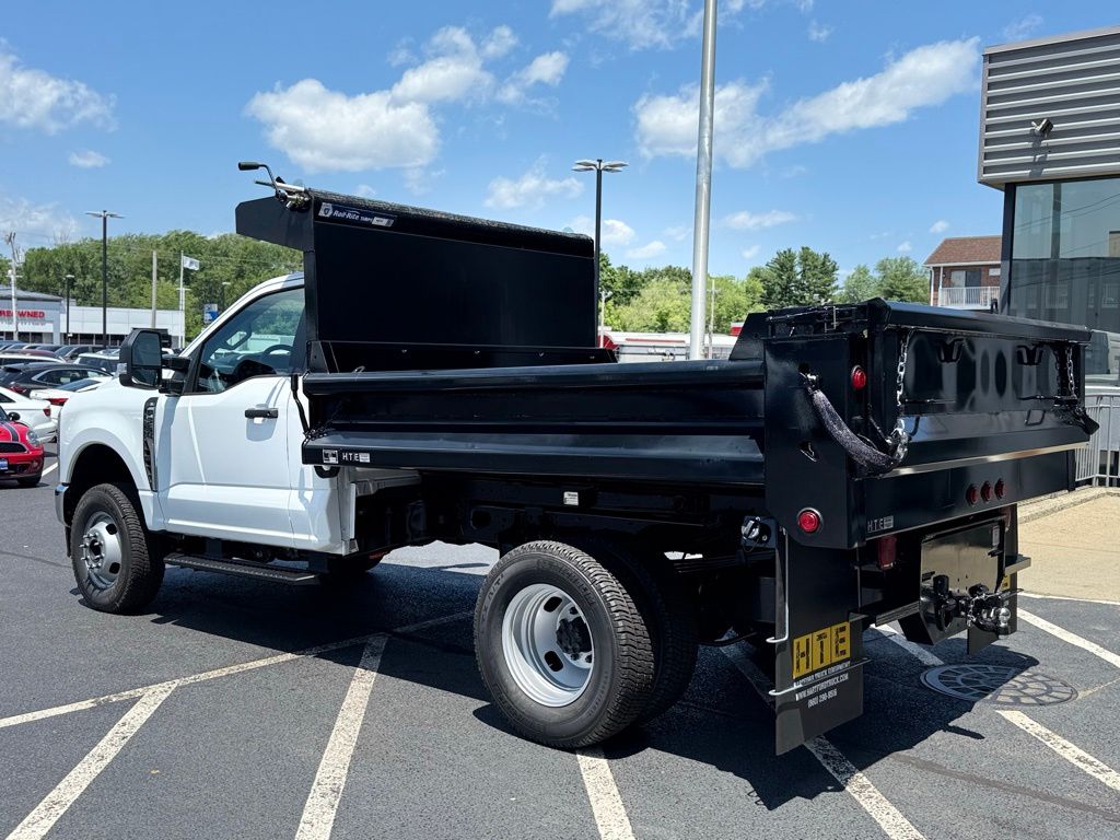 2025 Ford F-350 photo 4