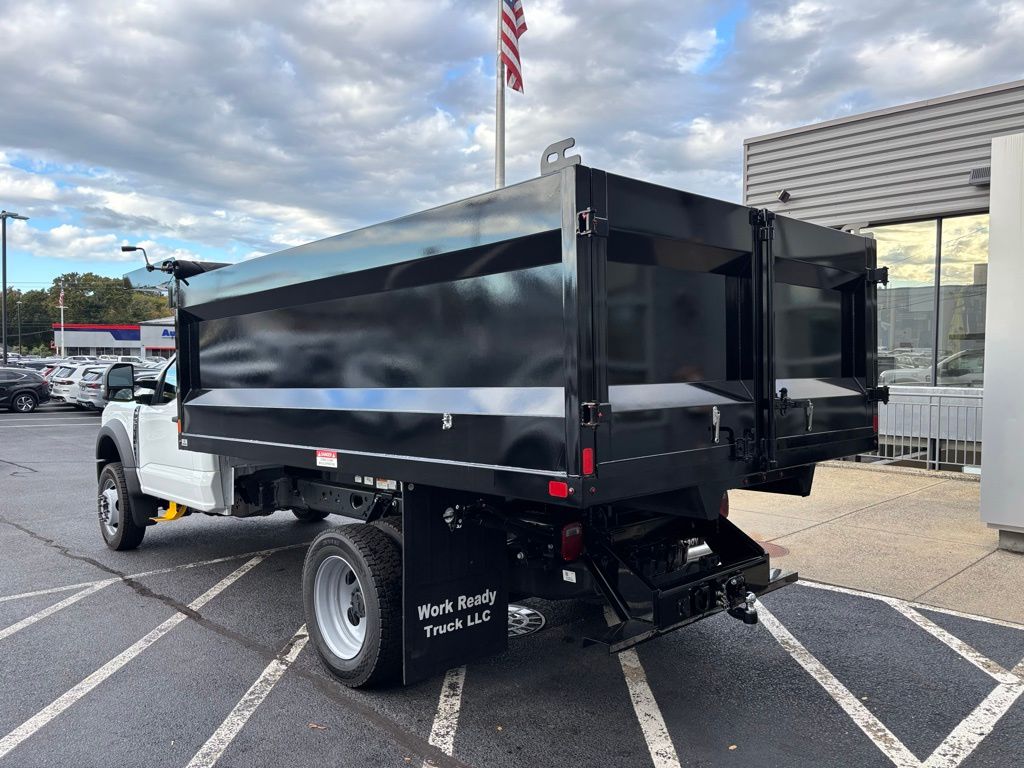 2025 Ford F-550 photo 4