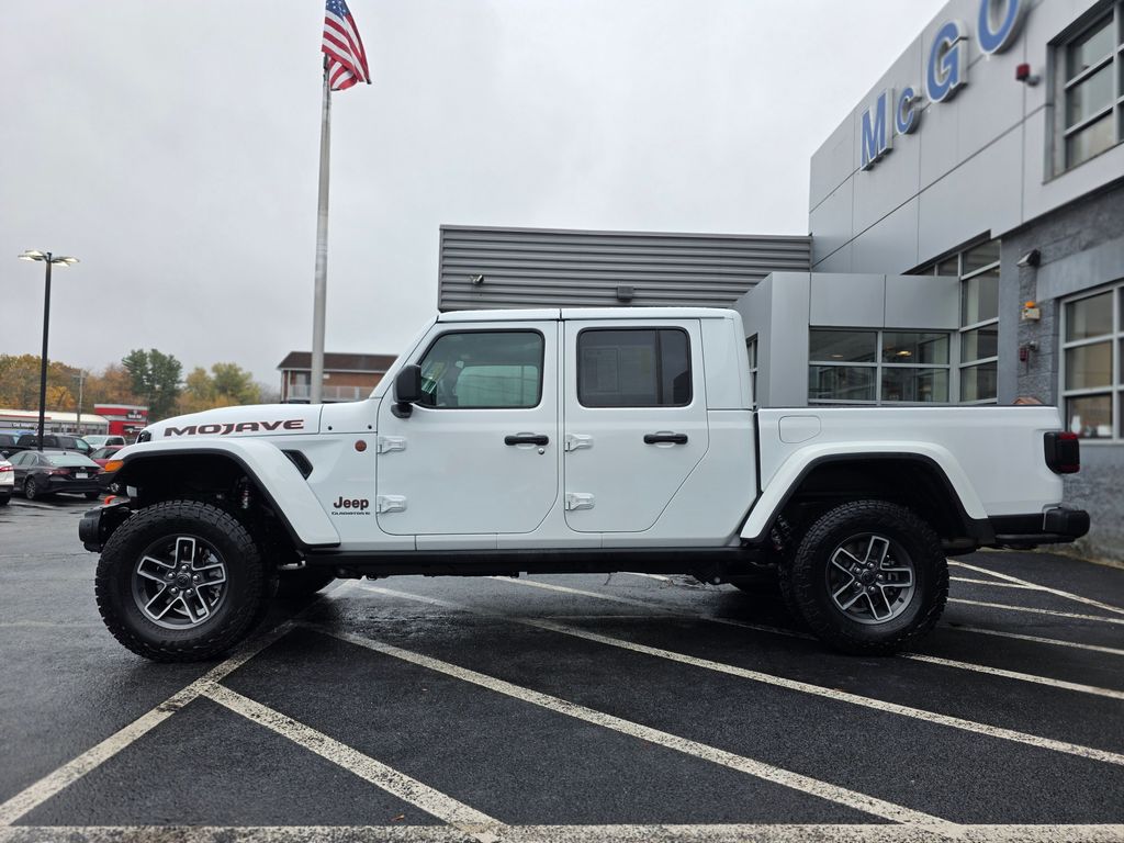 2025 Jeep Gladiator Mojave photo 2