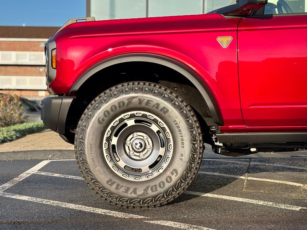 2025 Ford Bronco Badlands photo 3