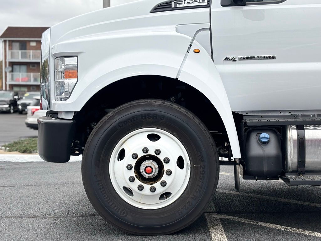 2026 Ford F-650 photo 3