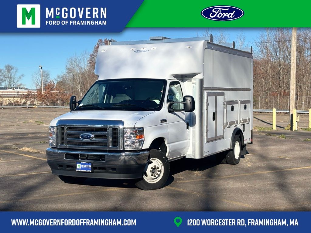 2024 Ford E-Series Cutaway Base's photo