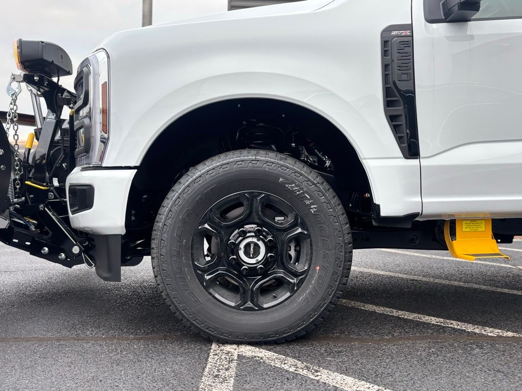 2026 Ford F-250 photo 2