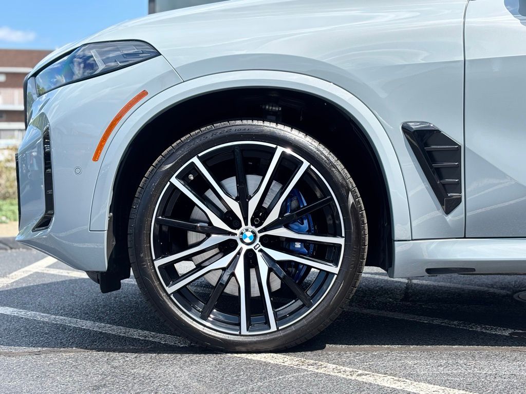 2025 Bmw X5 M60i photo 3