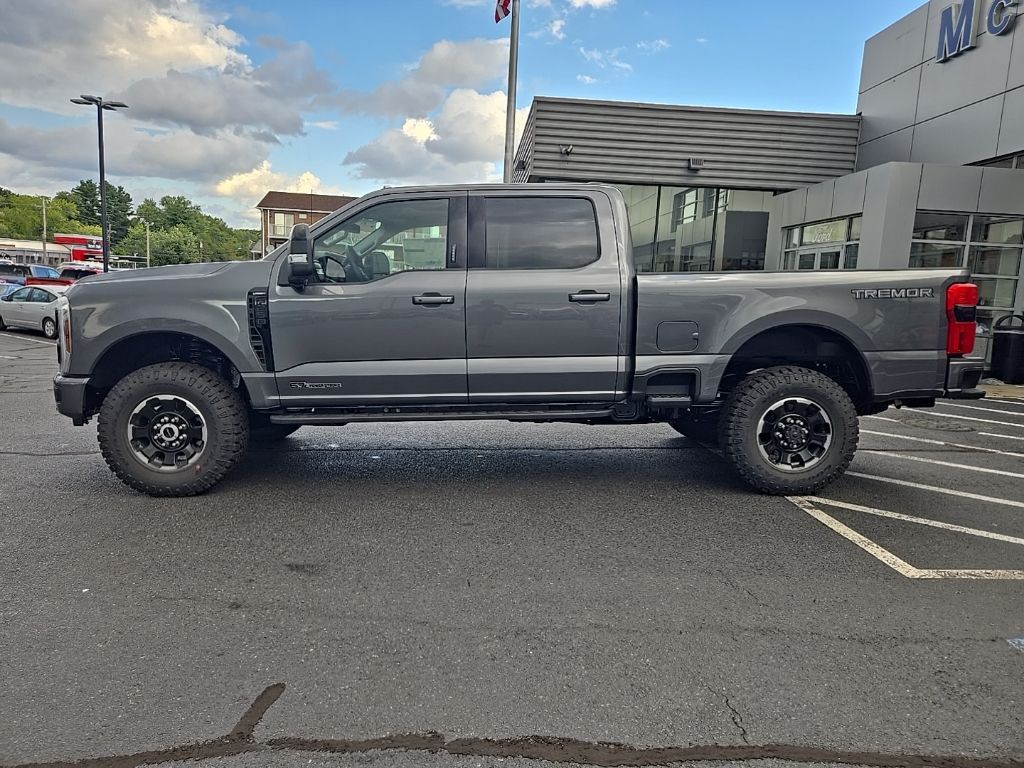 2026 Ford F-250 photo 2