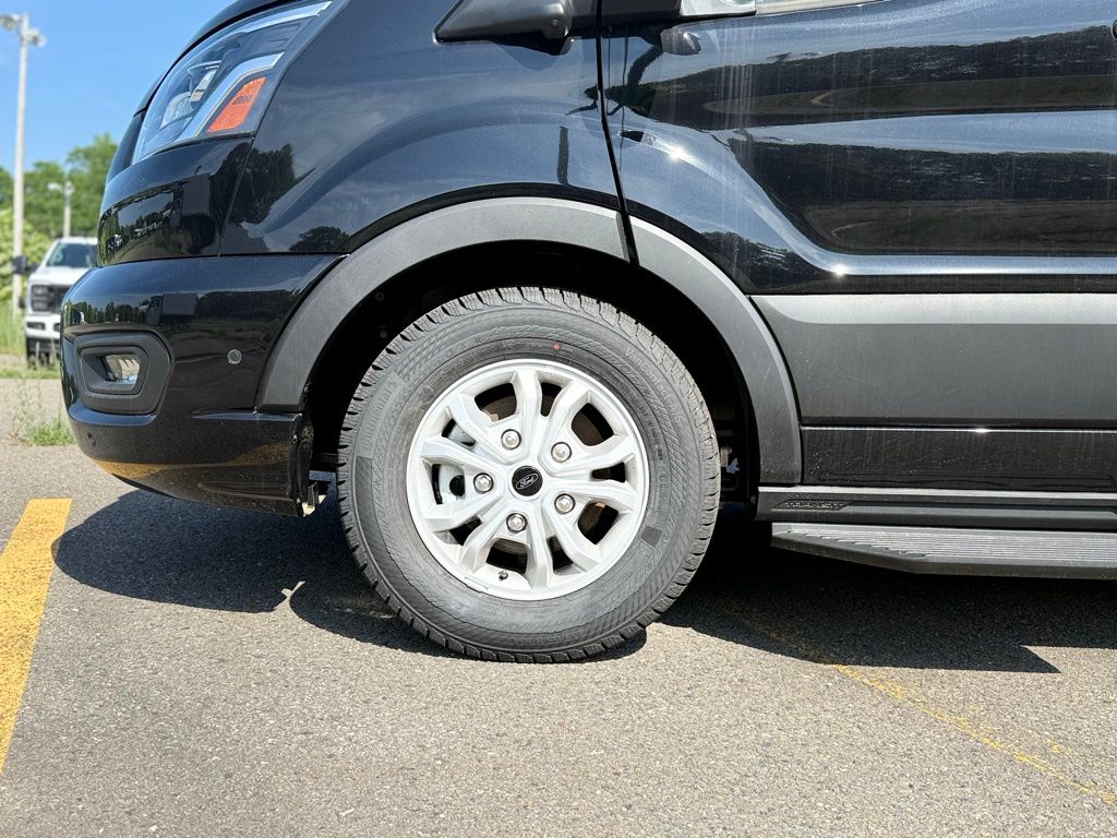 2024 Ford Transit XLT photo 3