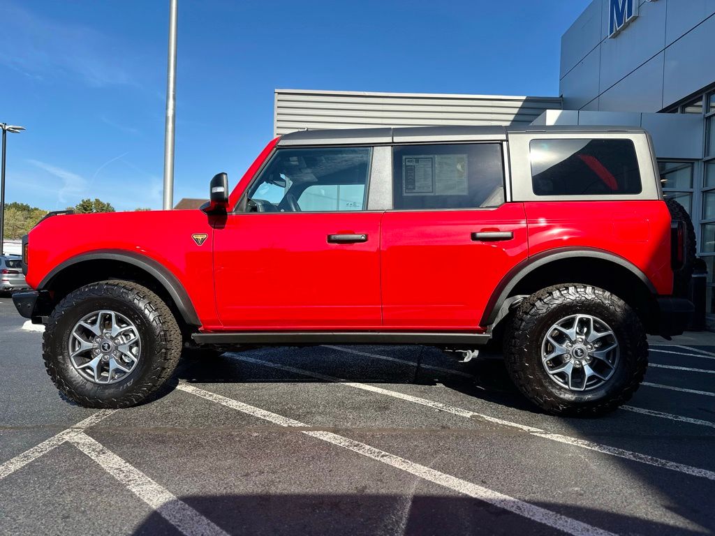 2024 Ford Bronco Badlands photo 3