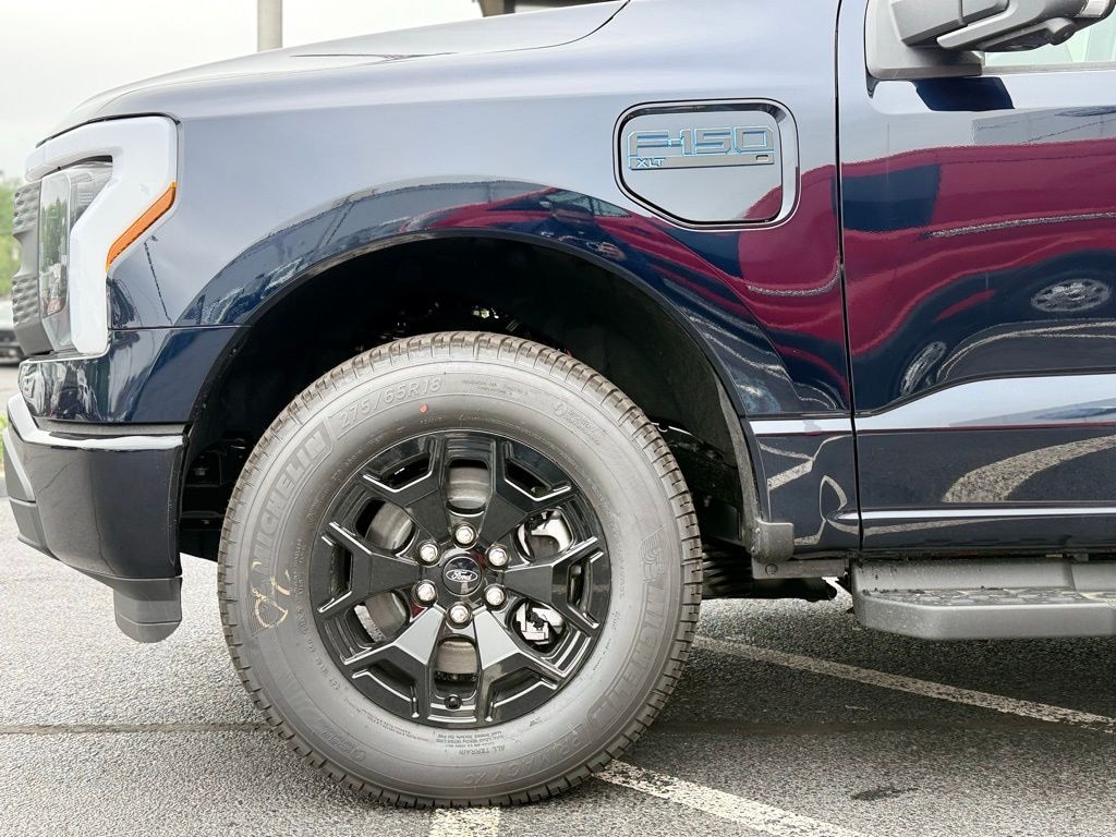 New 2025 Ford F-150 Lightning XLT 240 mile (eAWD) EPA-est. range Truck SuperCrew Cab