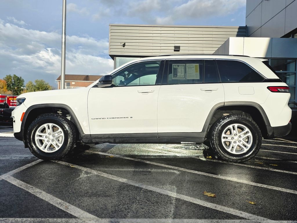 Used 2023 Jeep Grand Cherokee Laredo SUV