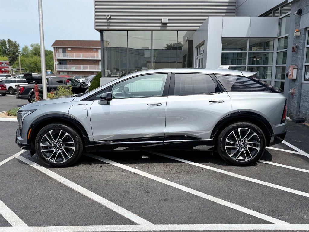 Used 2025 CADILLAC OPTIQ Sport 2 SUV