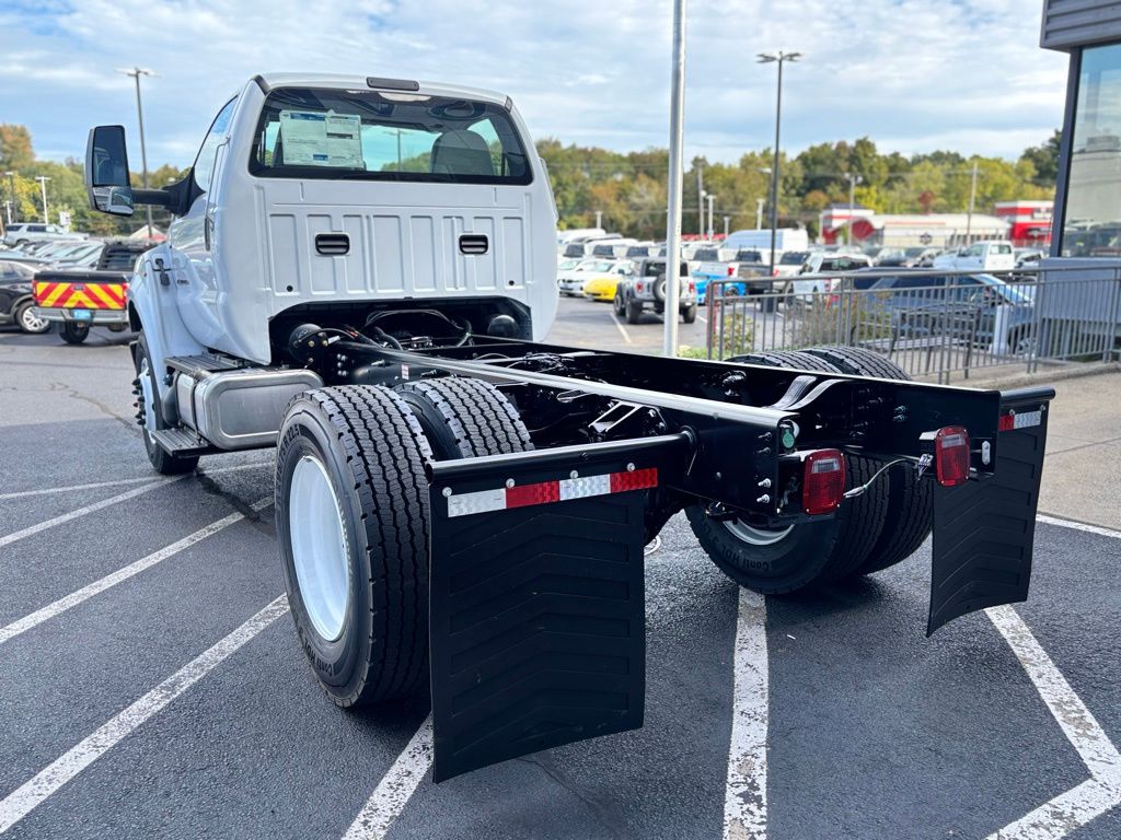 2026 Ford F-750 photo 4