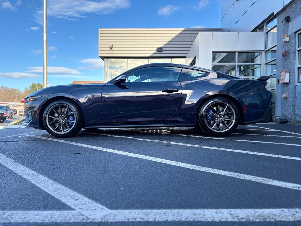 2025 Ford Mustang Dark Horse Premium photo 2