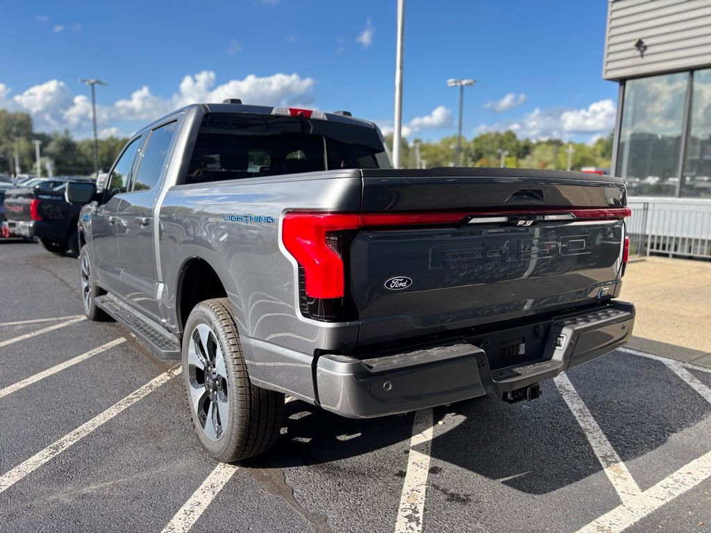 2025 Ford F-150 Lightning Platinum photo 4