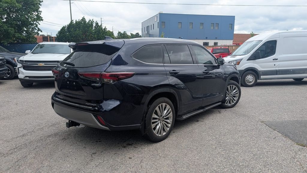 Used 2024 Toyota Highlander Hybrid Platinum SUV