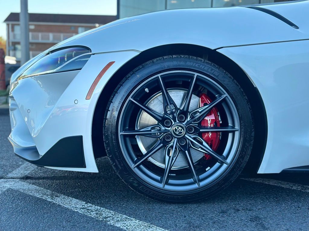 2026 Toyota Supra 3.0 Premium photo 2